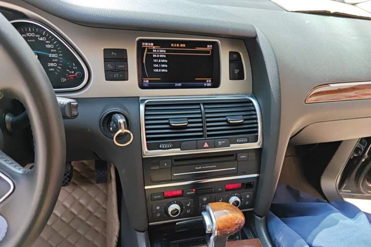 Used Audi Q7 2012 3.0 TFSI Comfort Model (200kW) Audio And AC Panel