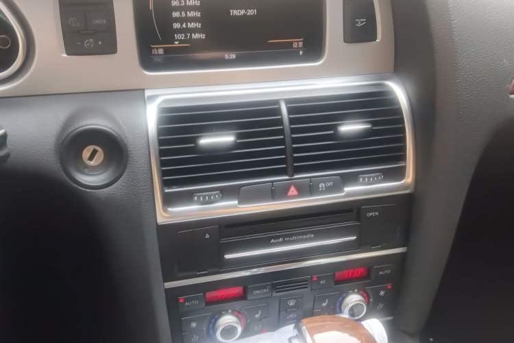 Used Audi Q7 2012 3.0 TFSI Comfort Model (200kW) Audio And AC Panel
