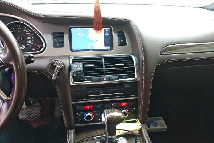 Used Audi Q7 2012 3.0 TFSI Comfort Model (200kW) Audio And AC Panel