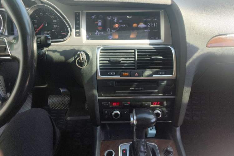 Used Audi Q7 2012 3.0 TDI Leading Model Audio And AC Panel