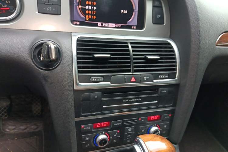 Used Audi Q7 2012 3.0 TFSI Comfort Model (200kW) Audio And AC Panel