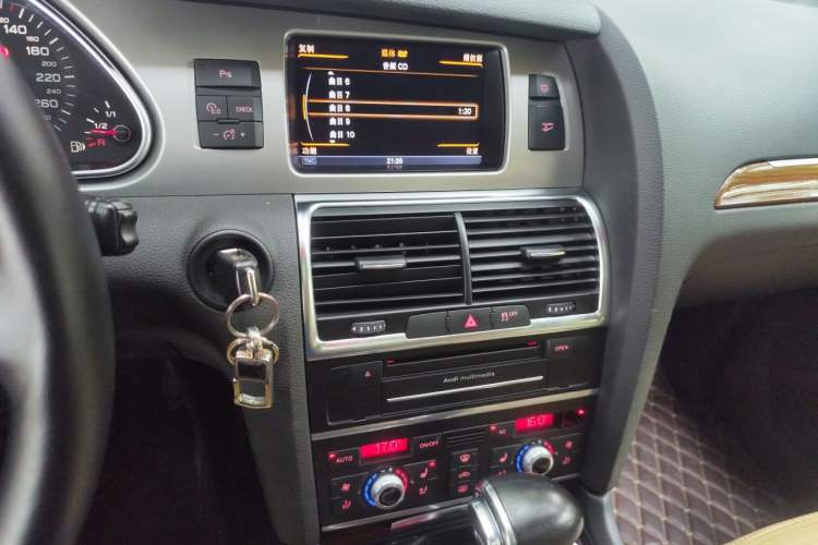 Used Audi Q7 2012 3.0 TFSI Ambition (200kW) Audio And AC Panel