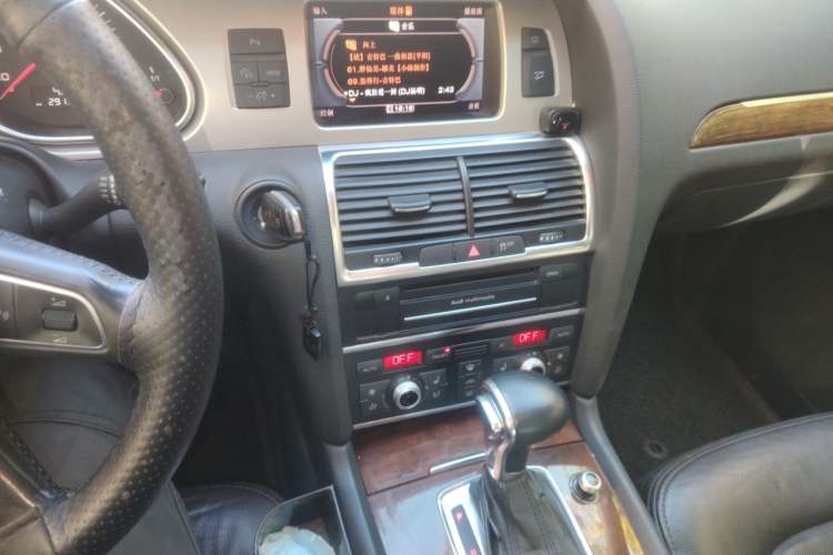 Used Audi Q7 2012 3.0 TFSI Ambition (200kW) Audio And AC Panel
