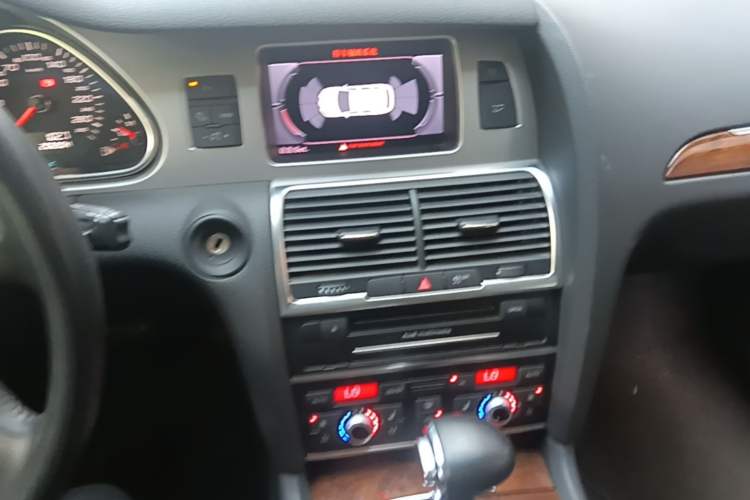 Used Audi Q7 2012 3.0 TFSI Technology Model (200kW) Audio And AC Panel