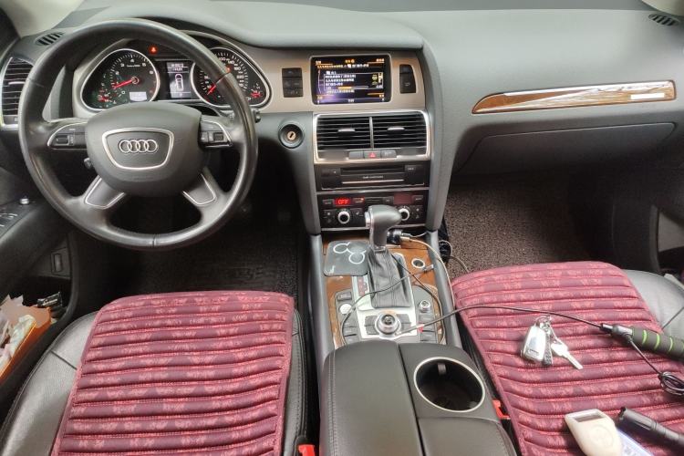 Used Audi Q7 2012 3.0 TFSI Ambition (200kW) Center Console