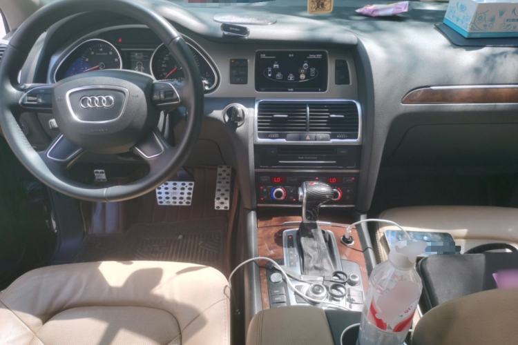 Used Audi Q7 2012 3.0 TFSI Ambition (200kW) Center Console