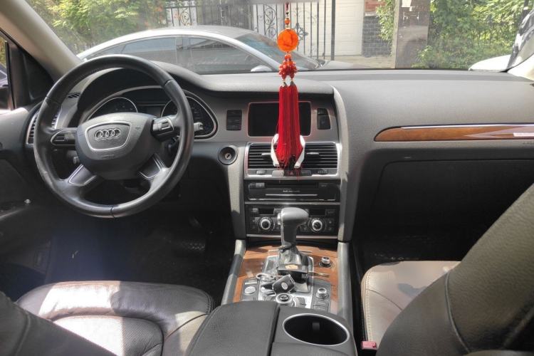 Used Audi Q7 2012 3.0 TFSI Ambition (200kW) Center Console