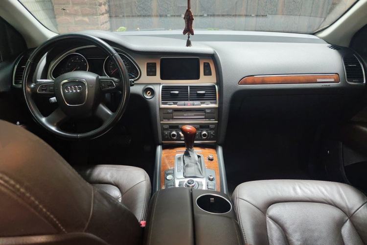 Used Audi Q7 2012 3.0 TFSI Comfort Model (245kW) Center Console