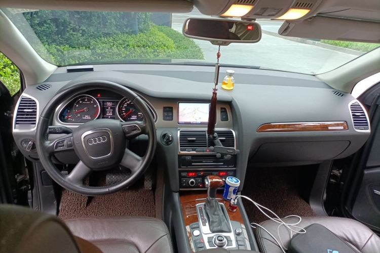 Used Audi Q7 2012 3.0 TFSI Comfort Model (245kW) Center Console