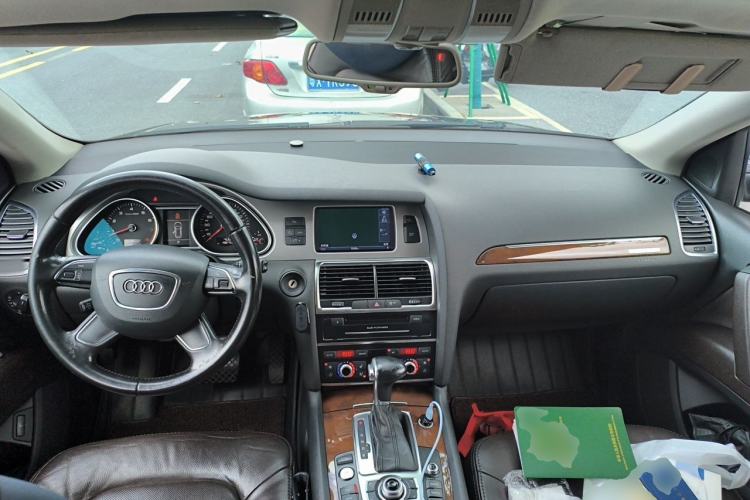 Used Audi Q7 2012 3.0 TFSI Ambition (200kW) Center Console