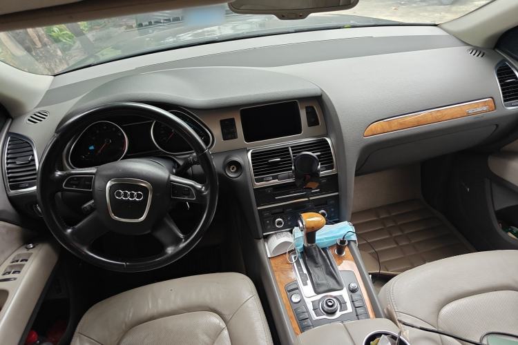 Used Audi Q7 2012 3.0 TFSI Exclusive Version (200kW) Center Console