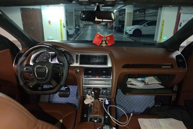 Used Audi Q7 2012 3.0 TFSI Comfort Model (200kW) Center Console