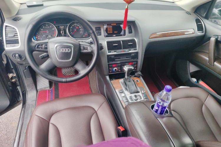 Used Audi Q7 2012 3.0 TFSI Ambition (200kW) Center Console