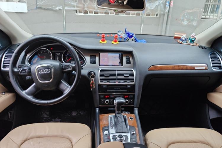 Used Audi Q7 2012 3.0 TFSI Ambition (200kW) Center Console