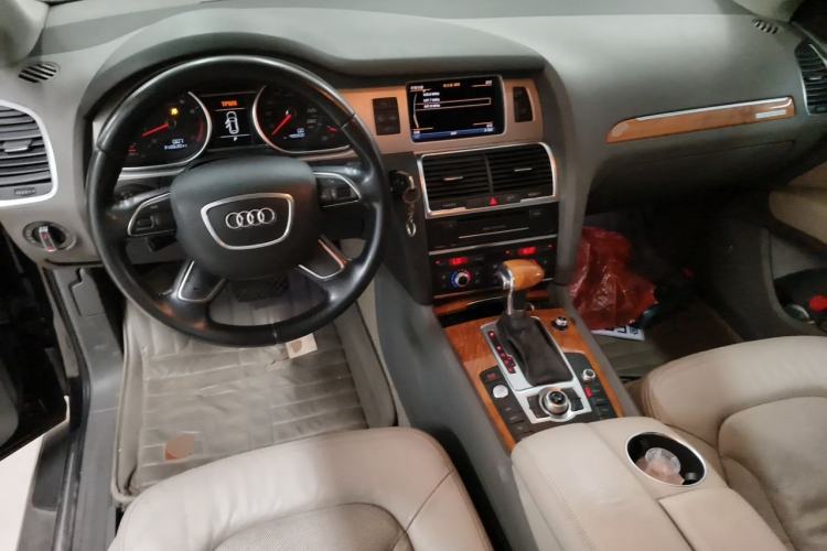 Used Audi Q7 2012 3.0 TFSI Comfort Model (200kW) Center Console