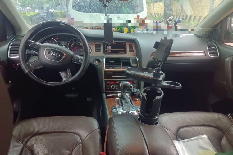 Used Audi Q7 2012 3.0 TFSI Ambition (200kW) Center Console