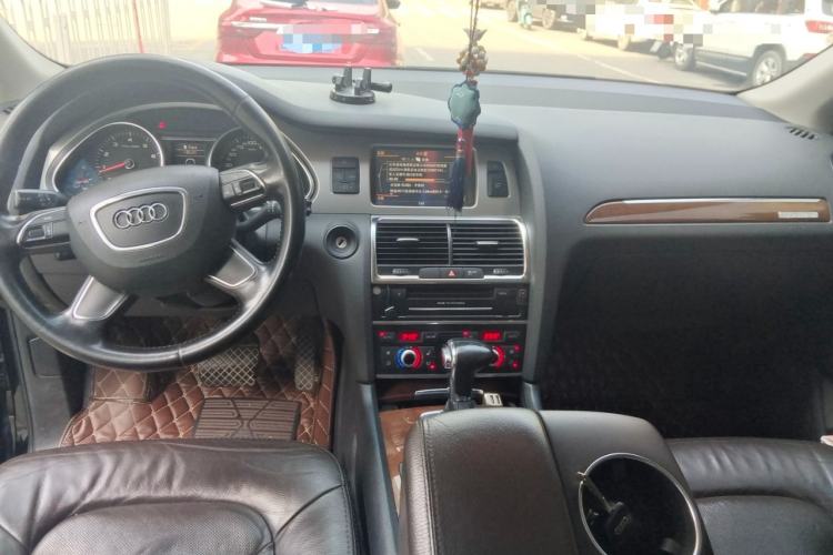 Used Audi Q7 2012 3.0 TFSI quattro (200kW) Advanced trim Center Console