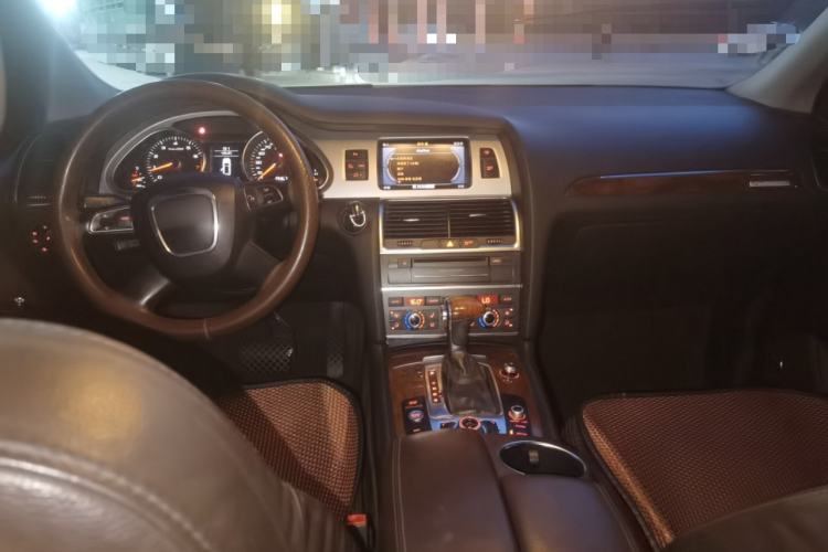 Used Audi Q7 2012 3.0 TFSI Comfort Model (200kW) Center Console