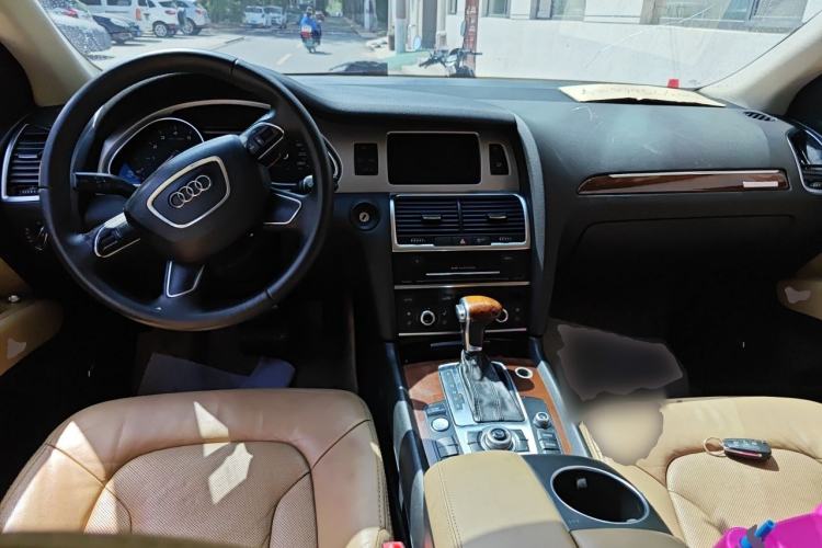 Used Audi Q7 2012 3.0 TFSI Comfort Model (200kW) Center Console