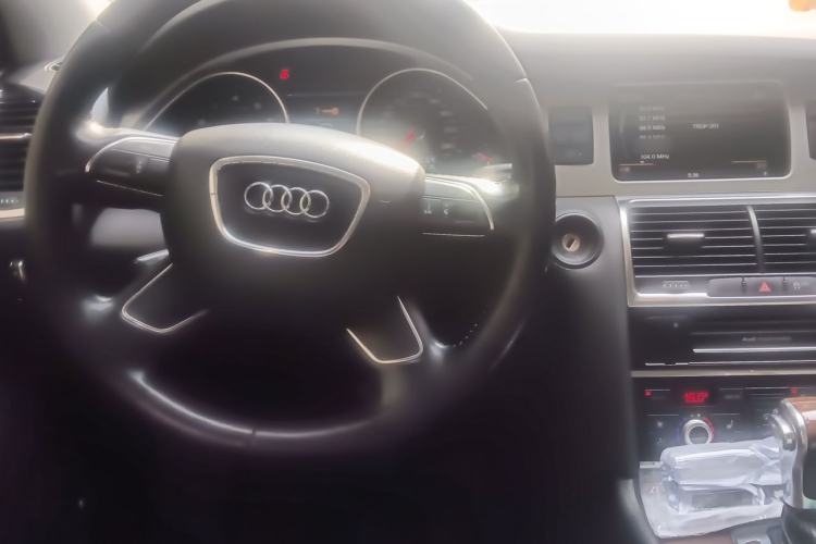 Used Audi Q7 2012 3.0 TFSI Comfort Model (200kW) Center Console