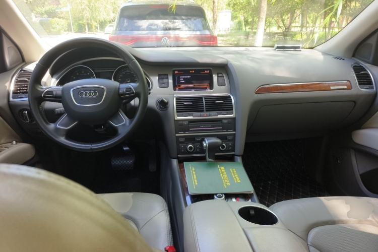Used Audi Q7 2012 3.0 TFSI Ambition (200kW) Center Console