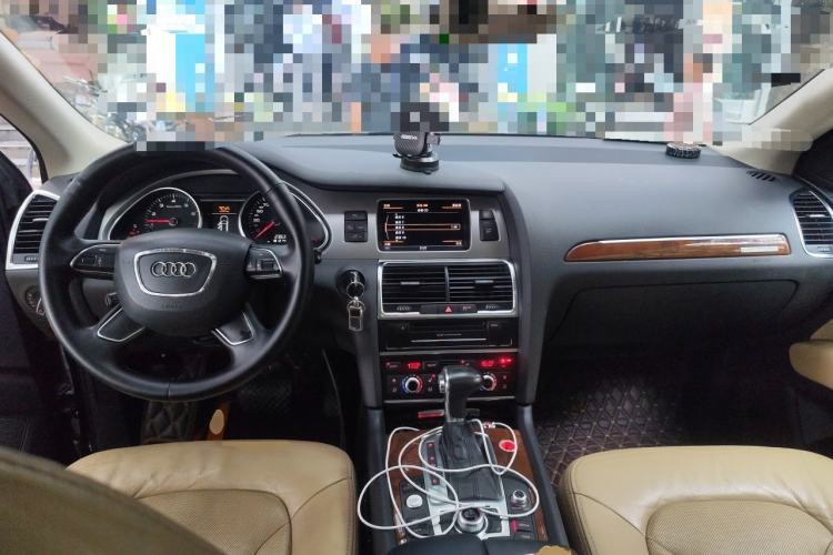 Used Audi Q7 2012 3.0 TFSI Ambition (200kW) Center Console