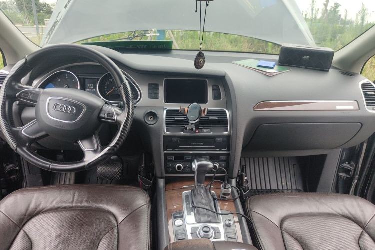 Used Audi Q7 2012 3.0 TDI Leading Model Center Console