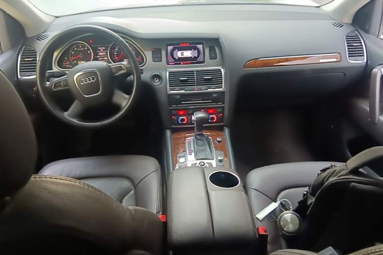 Used Audi Q7 2012 3.0 TFSI Technology Model (200kW) Center Console