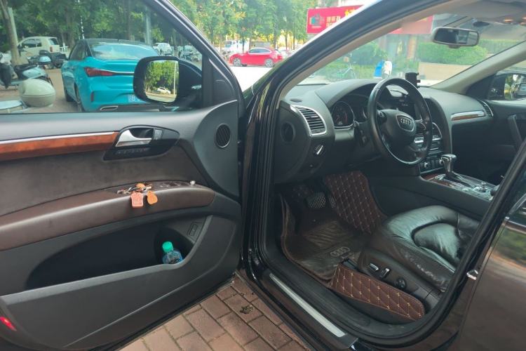 Used Audi Q7  Driver Seat