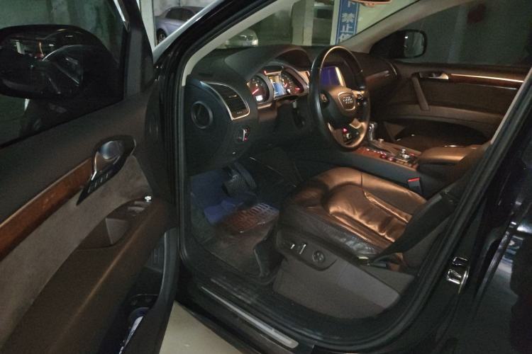 Used Audi Q7  Driver Seat
