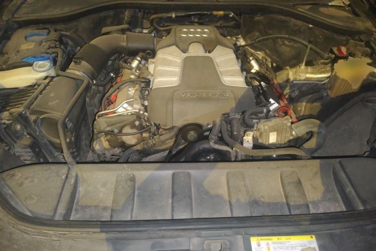 Used Audi Q7 2012 3.0 TFSI Technology Model (200kW) Engine Bay