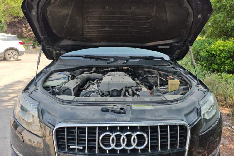 Used Audi Q7 2012 3.0 TFSI Ambition (200kW) Engine Bay