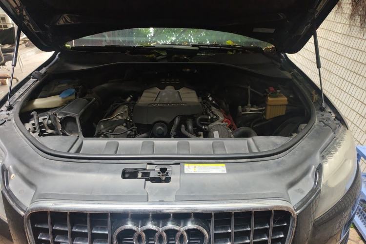 Used Audi Q7 2012 3.0 TFSI Comfort Model (245kW) Engine Bay