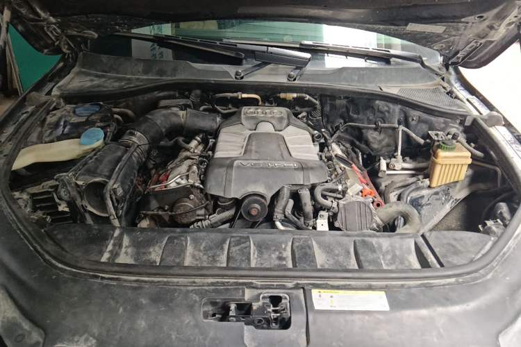 Used Audi Q7 2012 3.0 TFSI Technology Model (200kW) Engine Bay