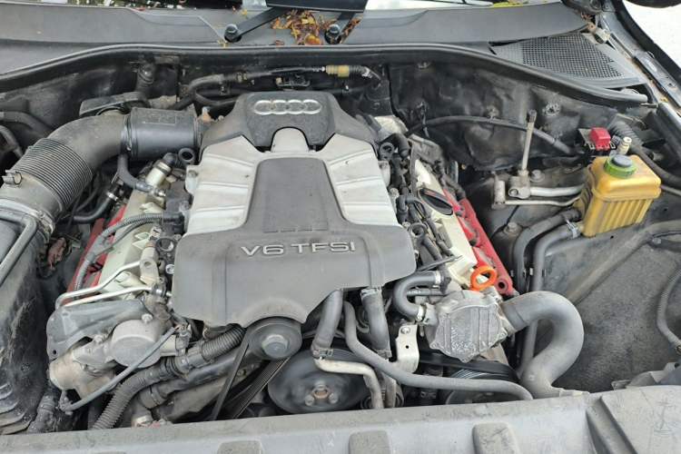 Used Audi Q7 2012 3.0 TFSI Ambition (200kW) Engine Bay