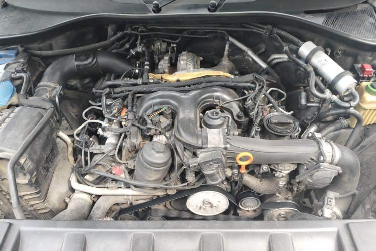 Used Audi Q7 2012 3.0 TDI Leading Model Engine Bay