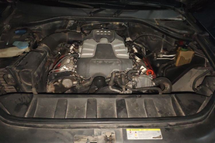 Used Audi Q7 2012 3.0 TFSI Technology (245kW) Engine Bay