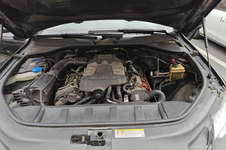 Used Audi Q7 2012 3.0 TFSI Ambition (200kW) Engine Bay