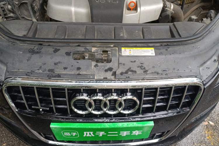 Used Audi Q7 2012 3.0 TDI Leading Model Engine Bay