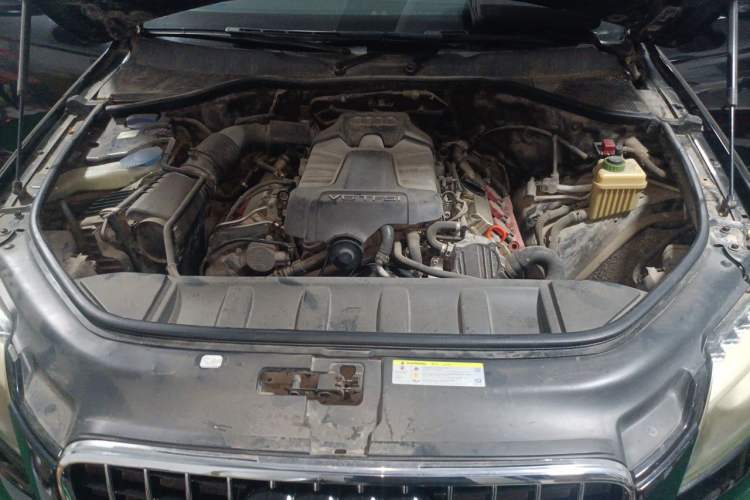 Used Audi Q7 2012 3.0 TFSI Technology Model (200kW) Engine Bay
