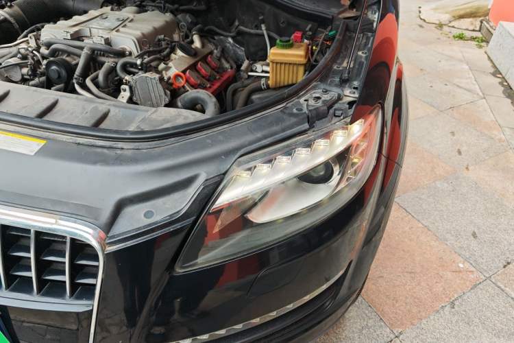 Used Audi Q7 2012 3.0 TFSI Ambition (200kW) Engine Bay Left
