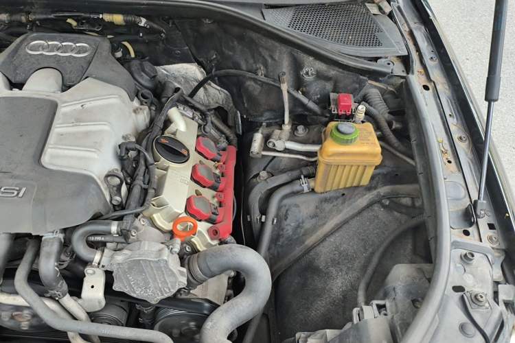 Used Audi Q7 2012 3.0 TFSI Ambition (200kW) Engine Bay Left