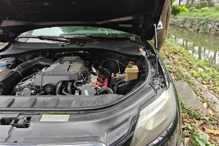 Used Audi Q7 2012 3.0 TFSI Exclusive Version (200kW) Engine Bay Left