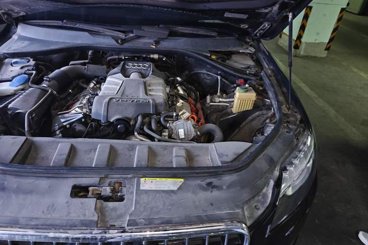 Used Audi Q7 2012 3.0 TFSI Technology Model (200kW) Engine Bay Left