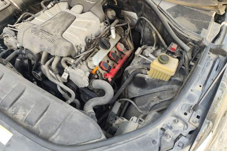 Used Audi Q7 2012 3.0 TFSI Comfort Model (200kW) Engine Bay Left