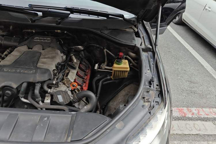 Used Audi Q7 2012 3.0 TFSI Ambition (200kW) Engine Bay Left