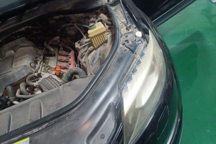 Used Audi Q7 2012 3.0 TFSI Technology Model (200kW) Engine Bay Left