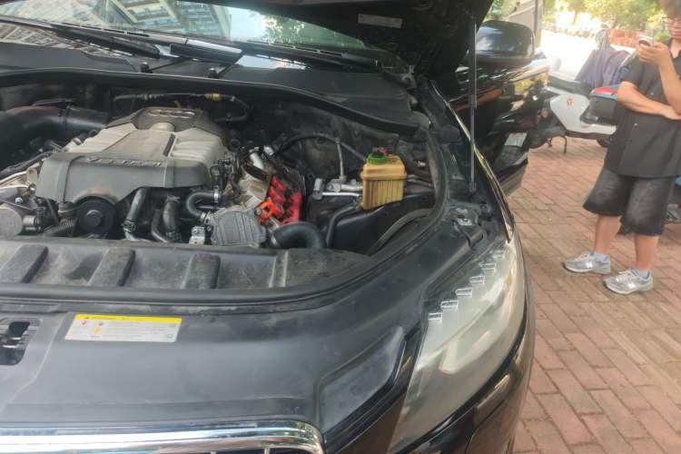 Used Audi Q7  Engine Bay Left