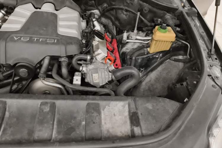 Used Audi Q7 2012 3.0 TFSI Comfort Model (200kW) Engine Bay Left