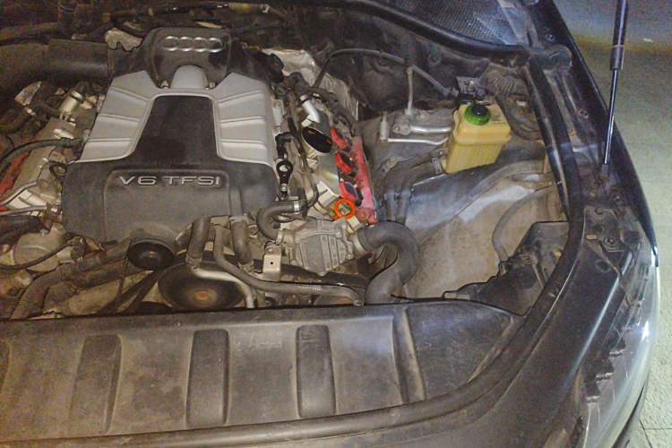 Used Audi Q7 2012 3.0 TFSI Technology Model (200kW) Engine Bay Left